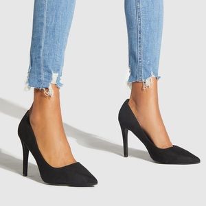 Beautiful Pointed Toe Pump 4”
